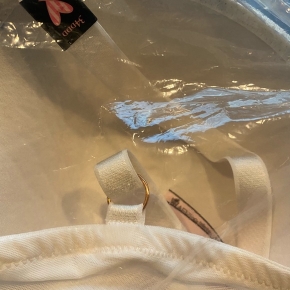 Victoria’s Secret Dream Angels Lined Demi Floral Pattern- NWT - Picture 3 of 3